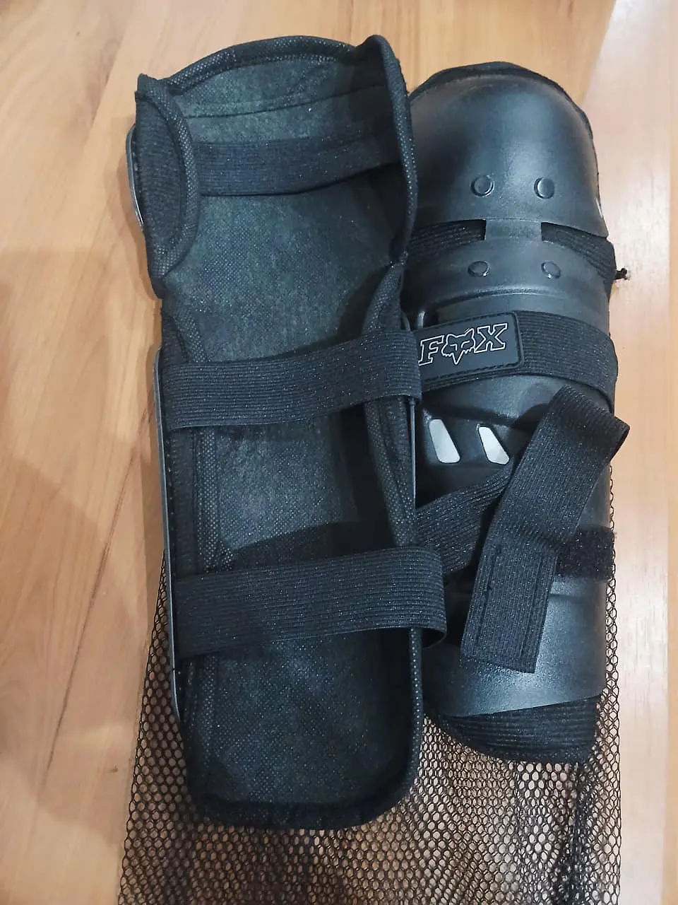 Joelheira Fox Racing 1