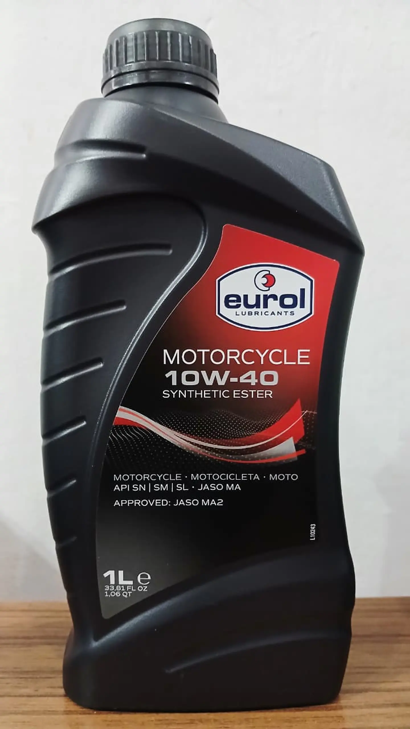 Óleo Eurol Motorcycle SYNTHETIC ESTER 10W-40 1L, MADE IN HOLAND 1