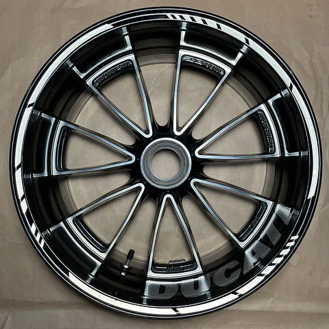 JANTE TRASEIRA DUCATI DIAVEL