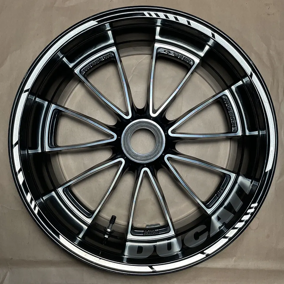 JANTE TRASEIRA DUCATI DIAVEL 1