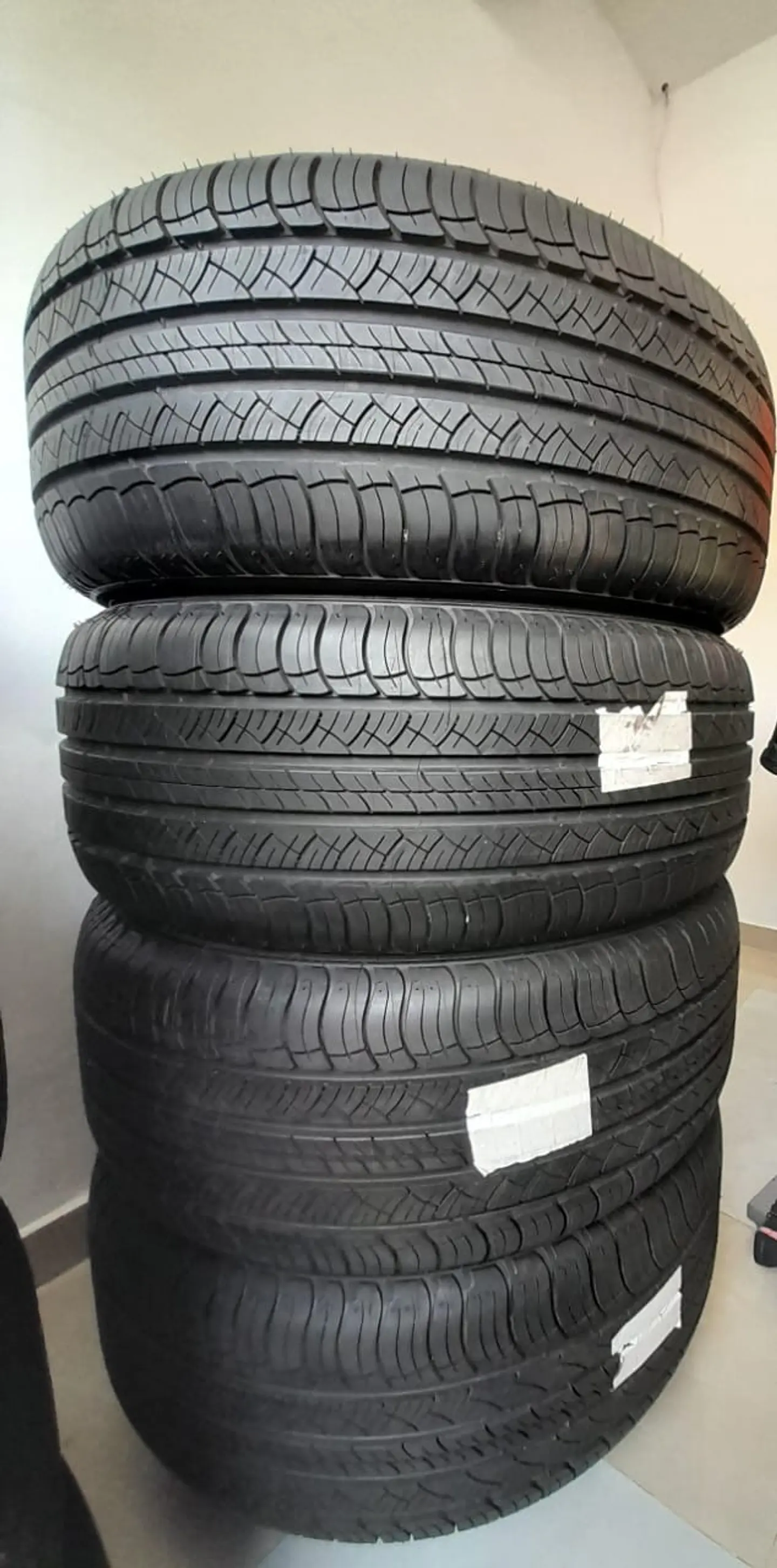 PNEUS DE CARRO MICHELIN 255/50 R20 1