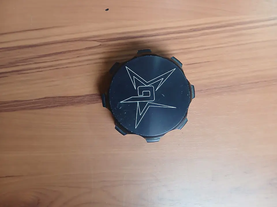 Tampa de combustível de alumínio billet da marca Blingstar 1