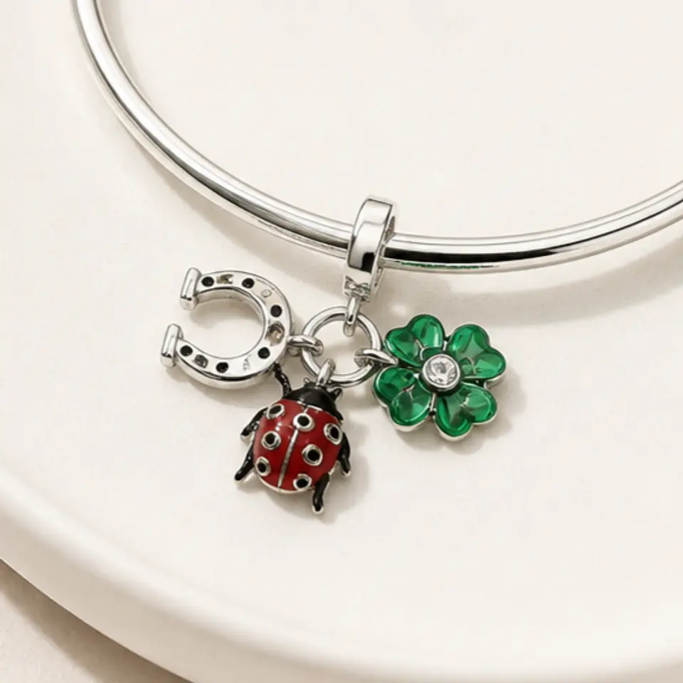 Charm Triple Amuleto de la Suerte 1