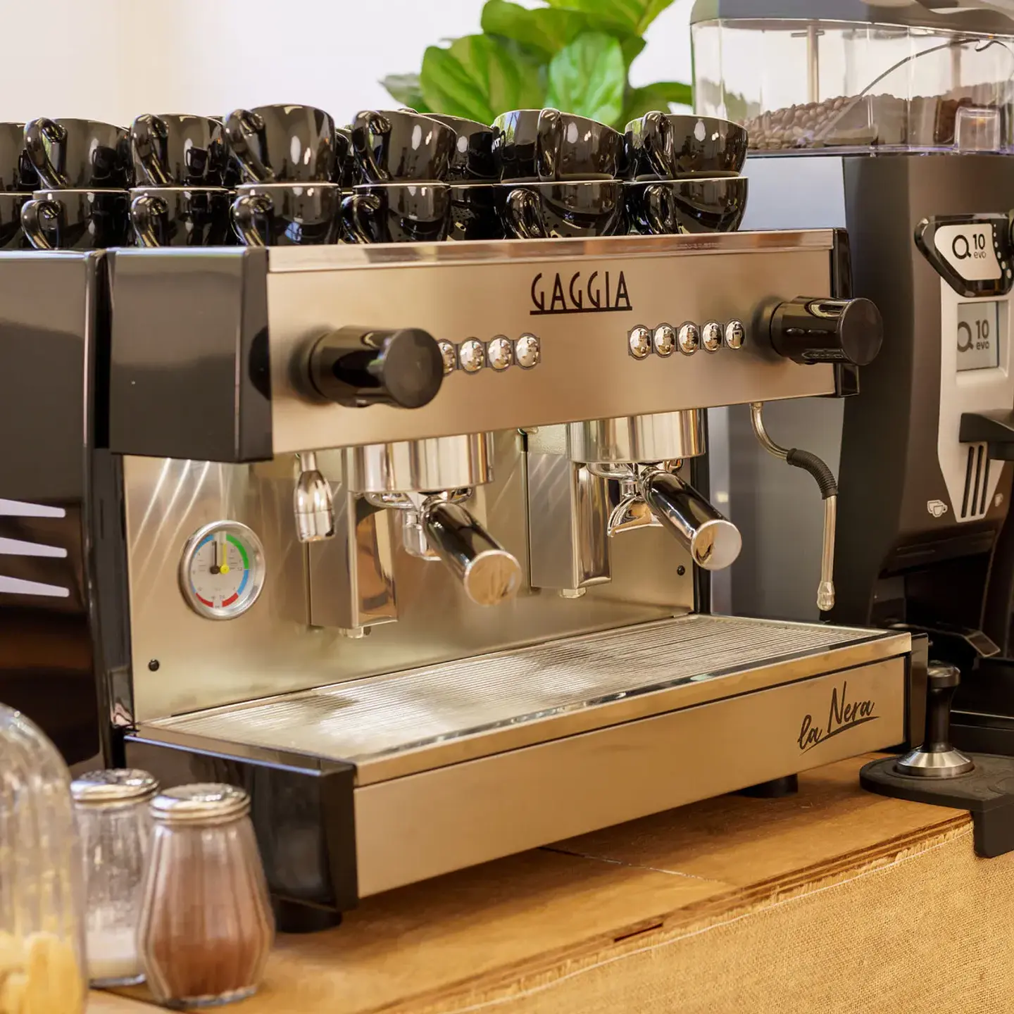 Gaggia - La Nera Compact 2 Grupos 2