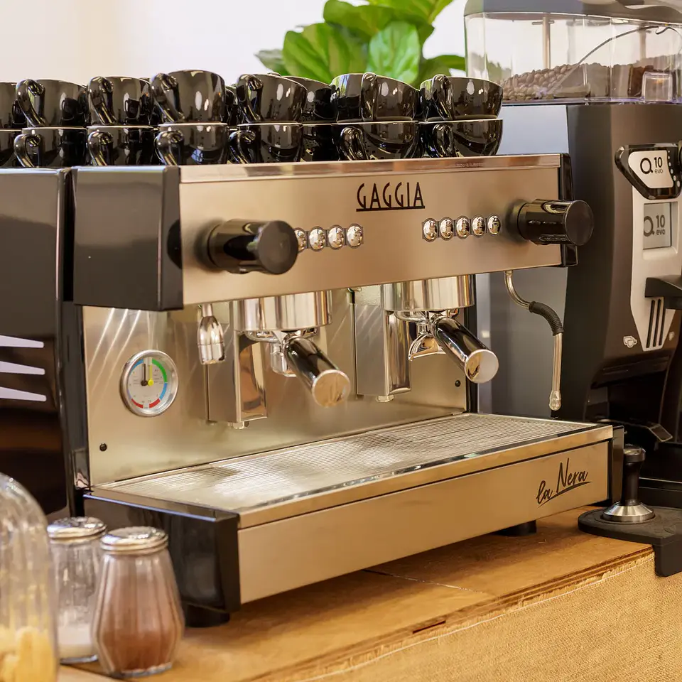 Gaggia - La Nera Compact 2 Grupos 2