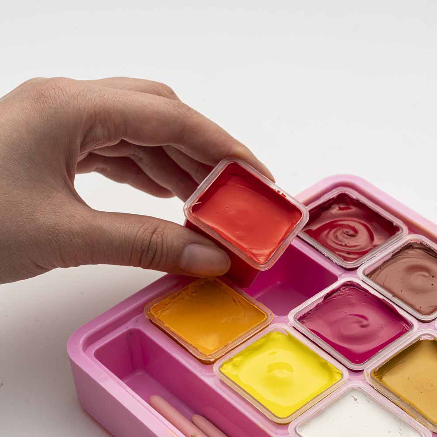 HIMI SET GOUACHE 18 COLORES / 30GR + PINCELES (ESTUCHE ROSADO) 6