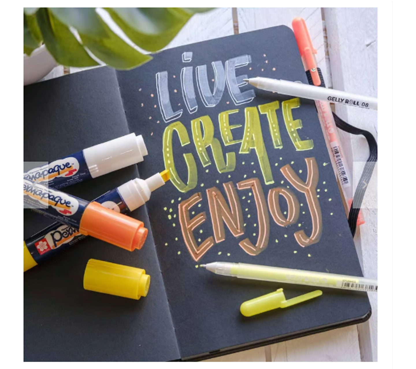 SKETCHBOOK SAKURA HOJA COLOR NEGRO 9X14 CM 140GR 80 HOJAS  1