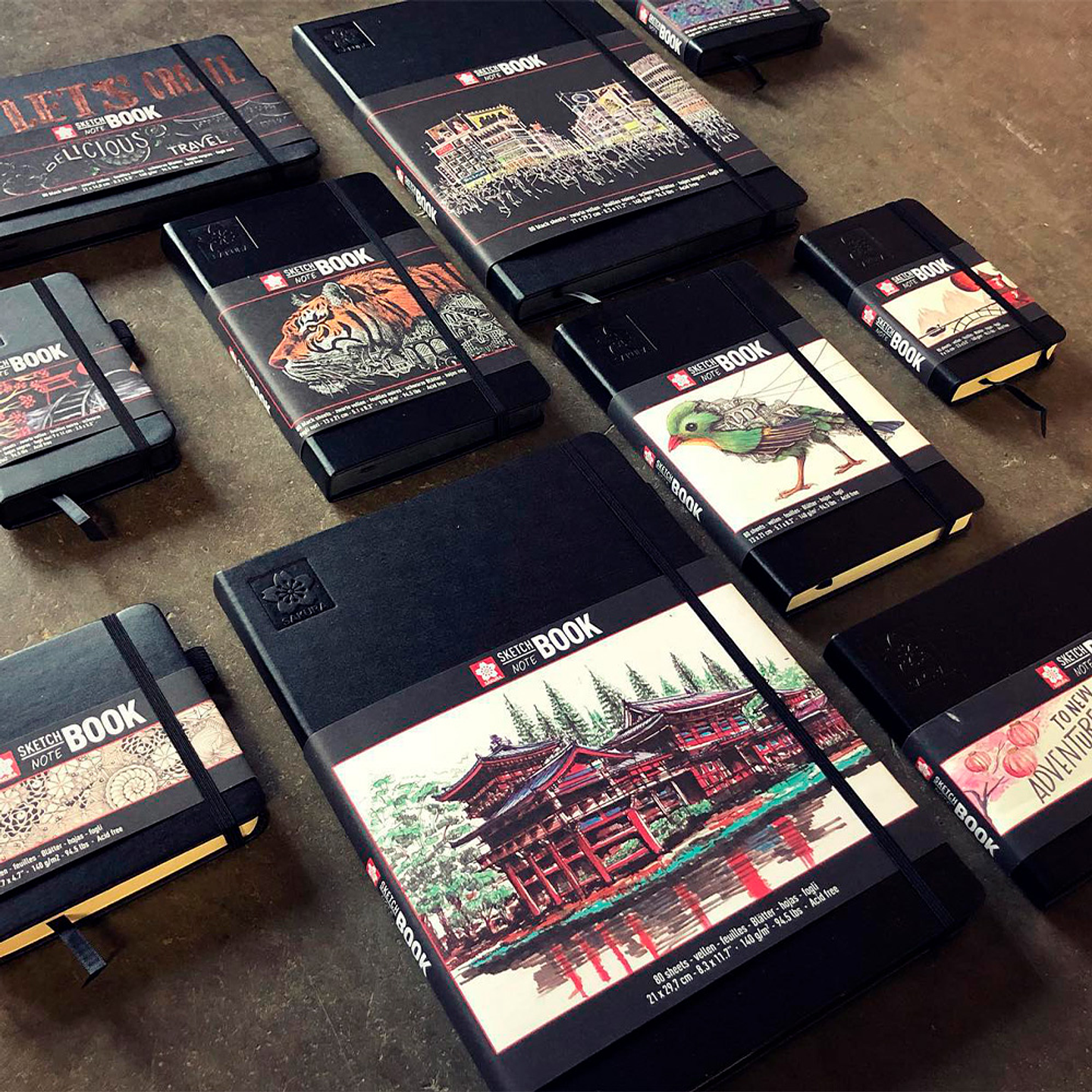 SKETCHBOOK SAKURA HOJA COLOR NEGRO A5 (21X14,8CM)  4