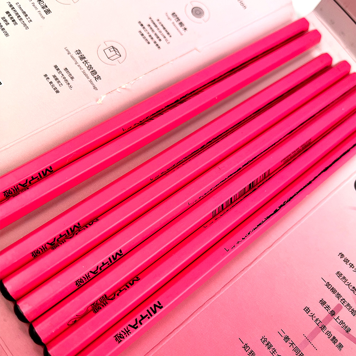 MIYA LÁPIZ CARBÓN DE SAUCE SERIE FLAMINGO 1 UNIDAD 4