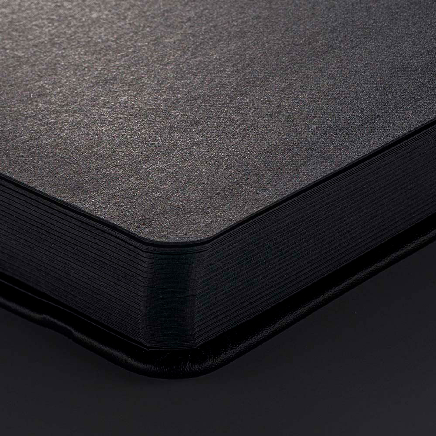 SKETCHBOOK SAKURA HOJA NEGRA A4 (21X29,7CM) 140GR 80 HOJAS 4