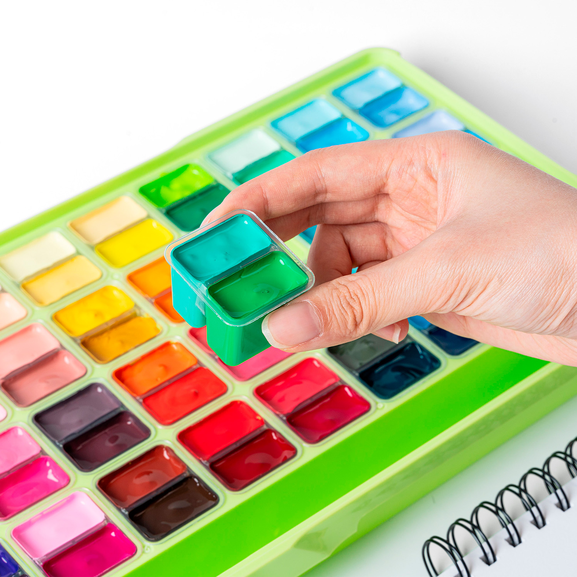 HIMI SET GOUACHE 72 COLORES 12G CON MALETÍN + 6 ACCESORIOS  5