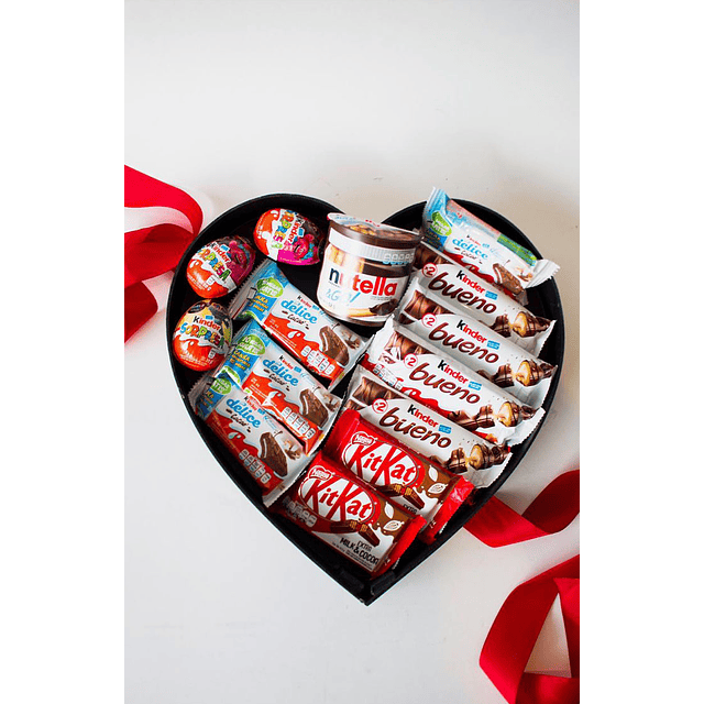 Caja de corazón con chocolates