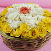 Canasta de mini rosas y clavel.