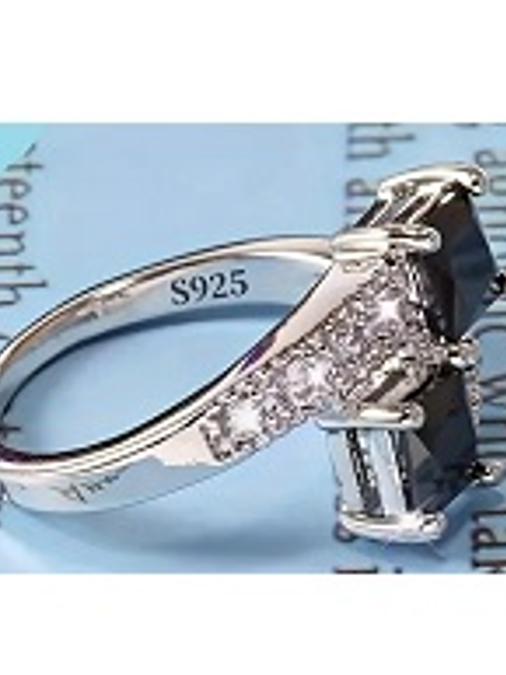 Anillo Cuadrado con Circonitas Negras y Blancas – Plata Esterlina 925 3