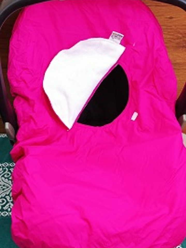 Funda Rosa para Nido de Bebé Impermeable con Ventana 2