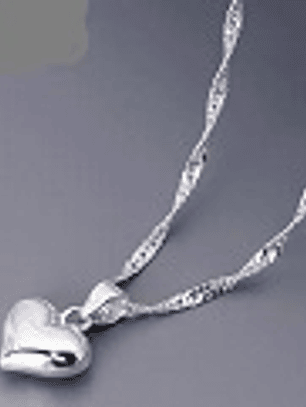 Collar con Colgante de Corazón – Elegancia Atemporal