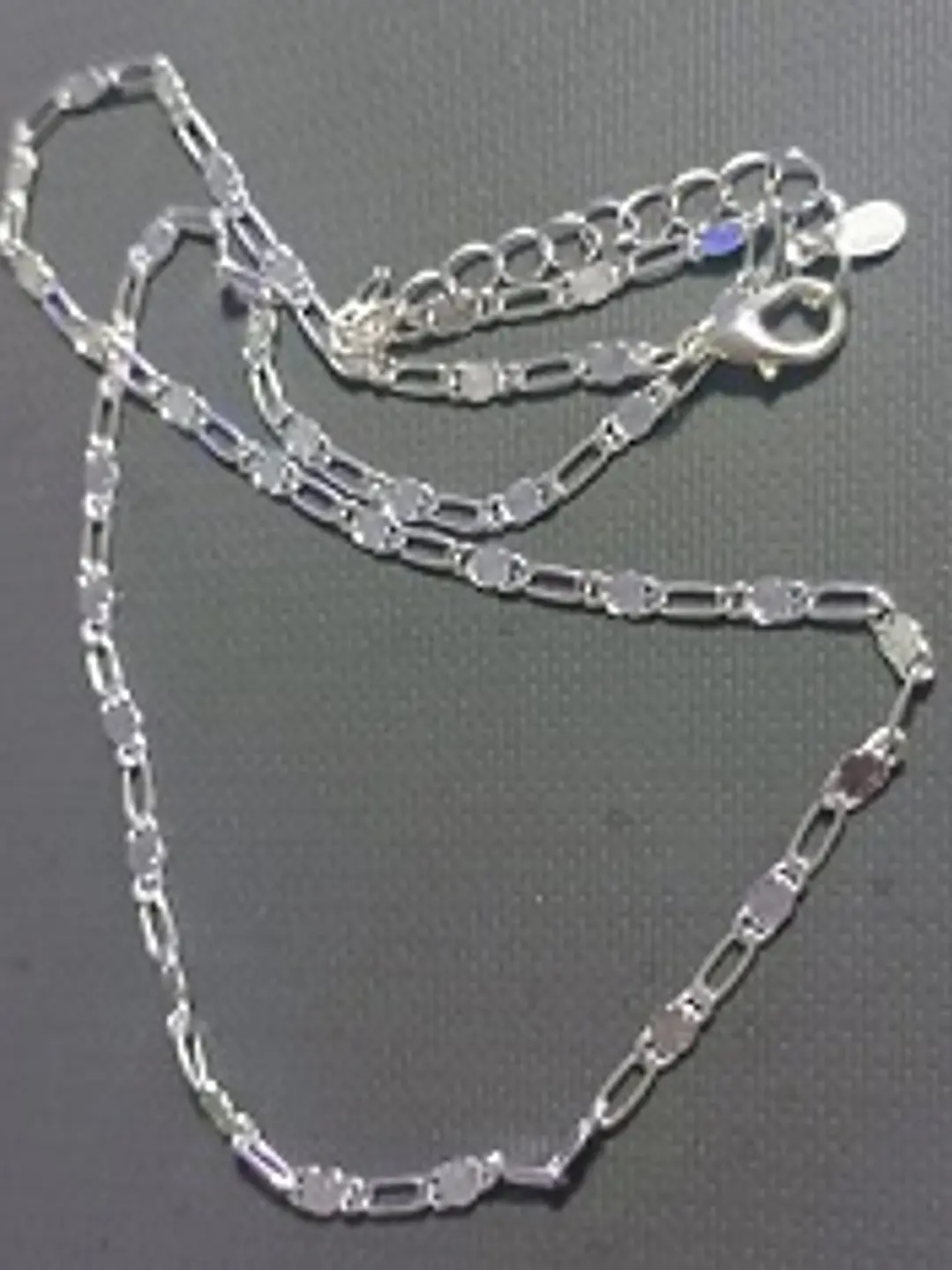 Collar con Diseño Geométrico Elegante 1