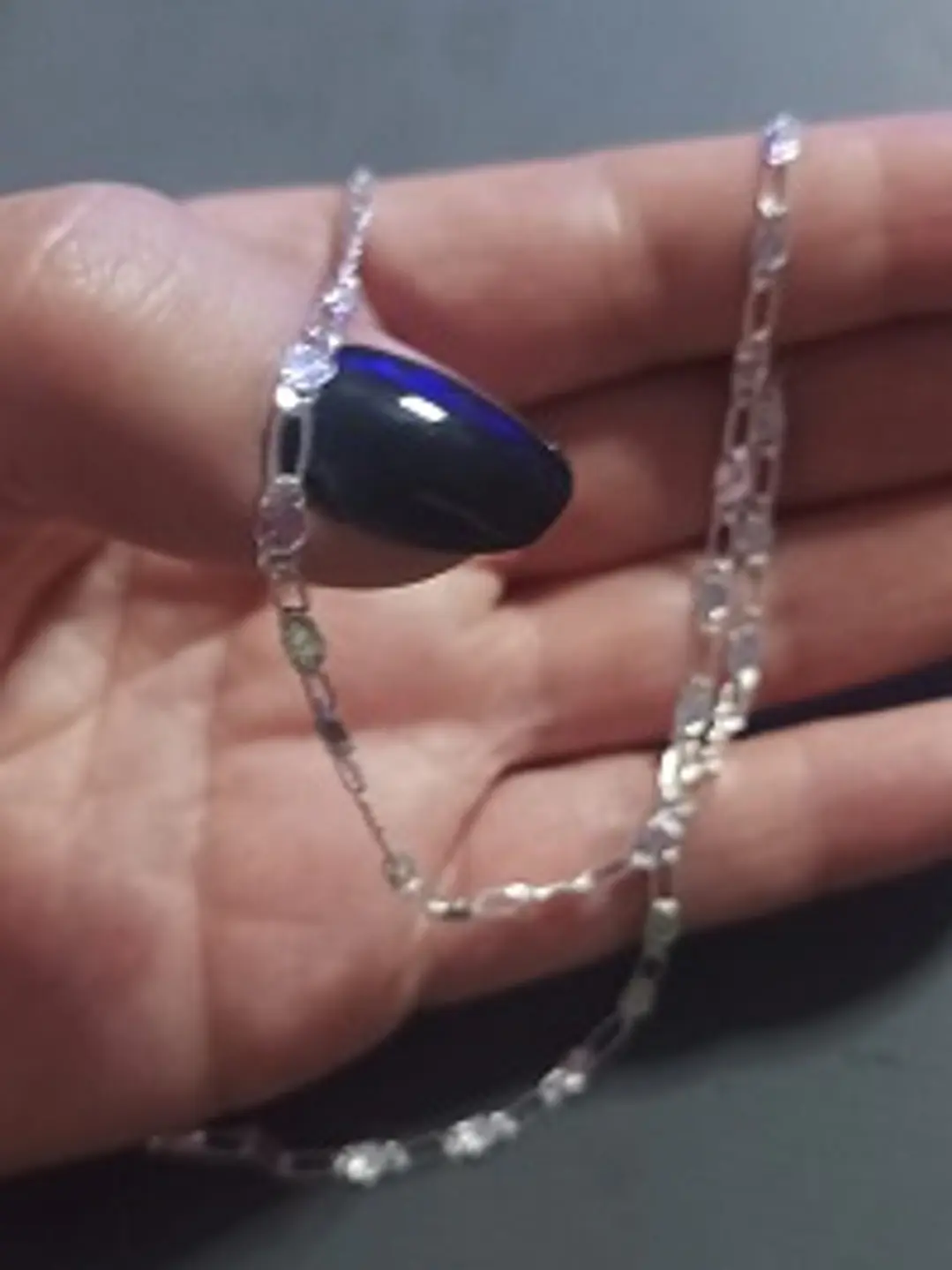 Collar con Diseño Geométrico Elegante 2