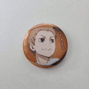 [Nekoma] Yaku Morisuke - Chapita metálica [Haikyuu]