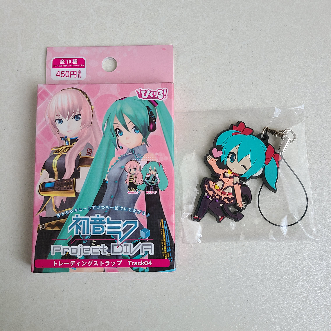 [VOCALOID] Hatsune Miku - Strap de Goma Pikuriru [PROJECT DIVA] 1