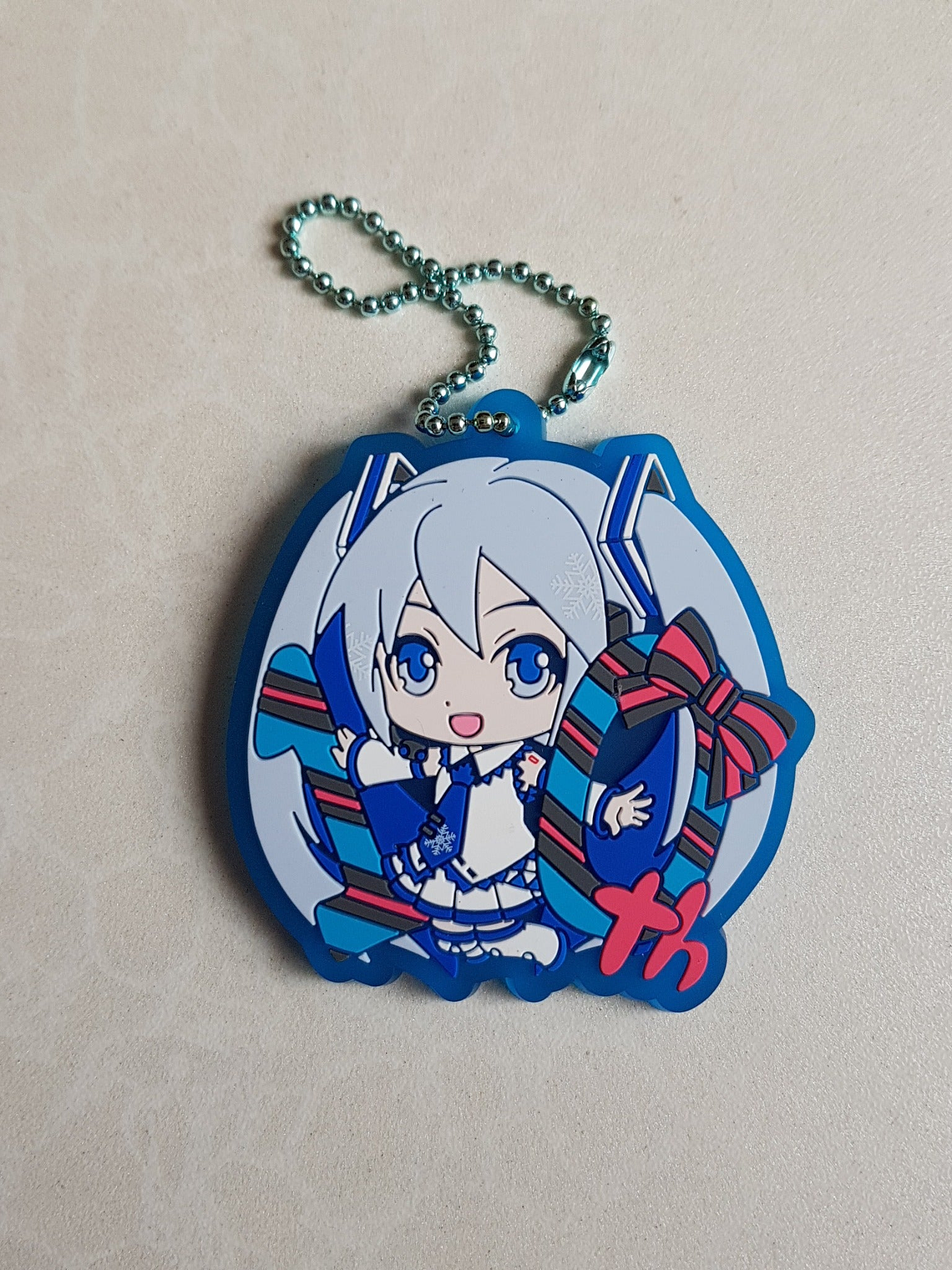 Hatsune Miku (Snow Miku) - Ballchain de goma [VOCALOID] 1