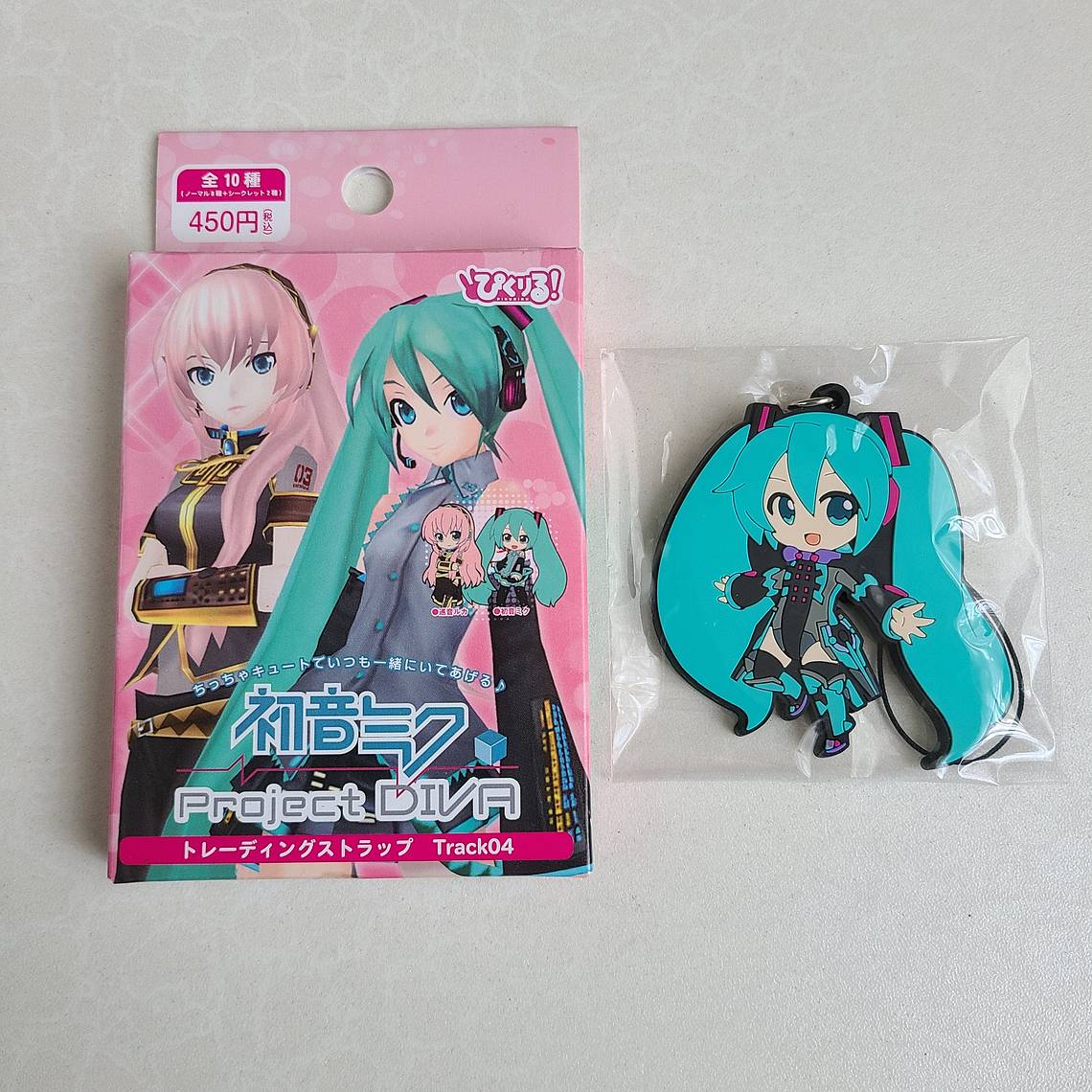 [VOCALOID] Hatsune Miku - Strap de Goma Pikuriru [PROJECT DIVA] 1