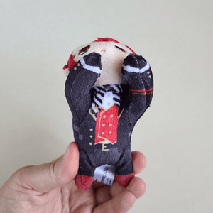 [Heartslabyul] Riddle Rosehearts - Peluche clip Hug Chara Collection [Twsited Wonderland]