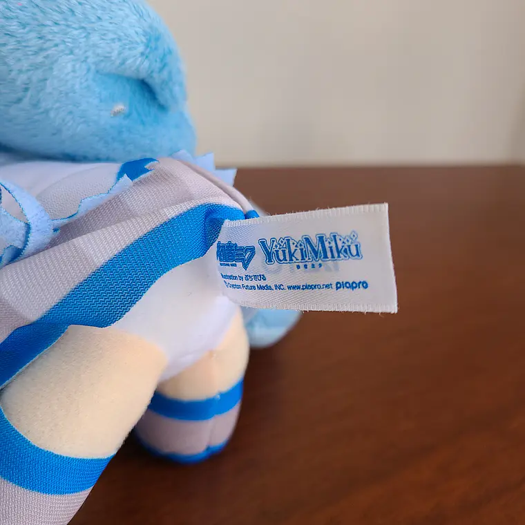 Hatsune Miku - Peluche Snow Miku 2011 [Vocaloid] 3