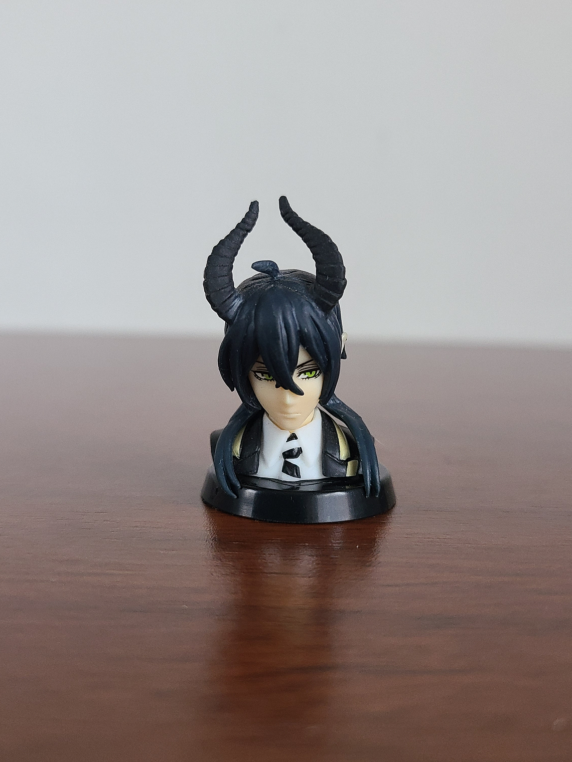 [Diasomnia] Malleus Draconia - Figurita Busto Chocoegg [Twisted Wonderland] 1