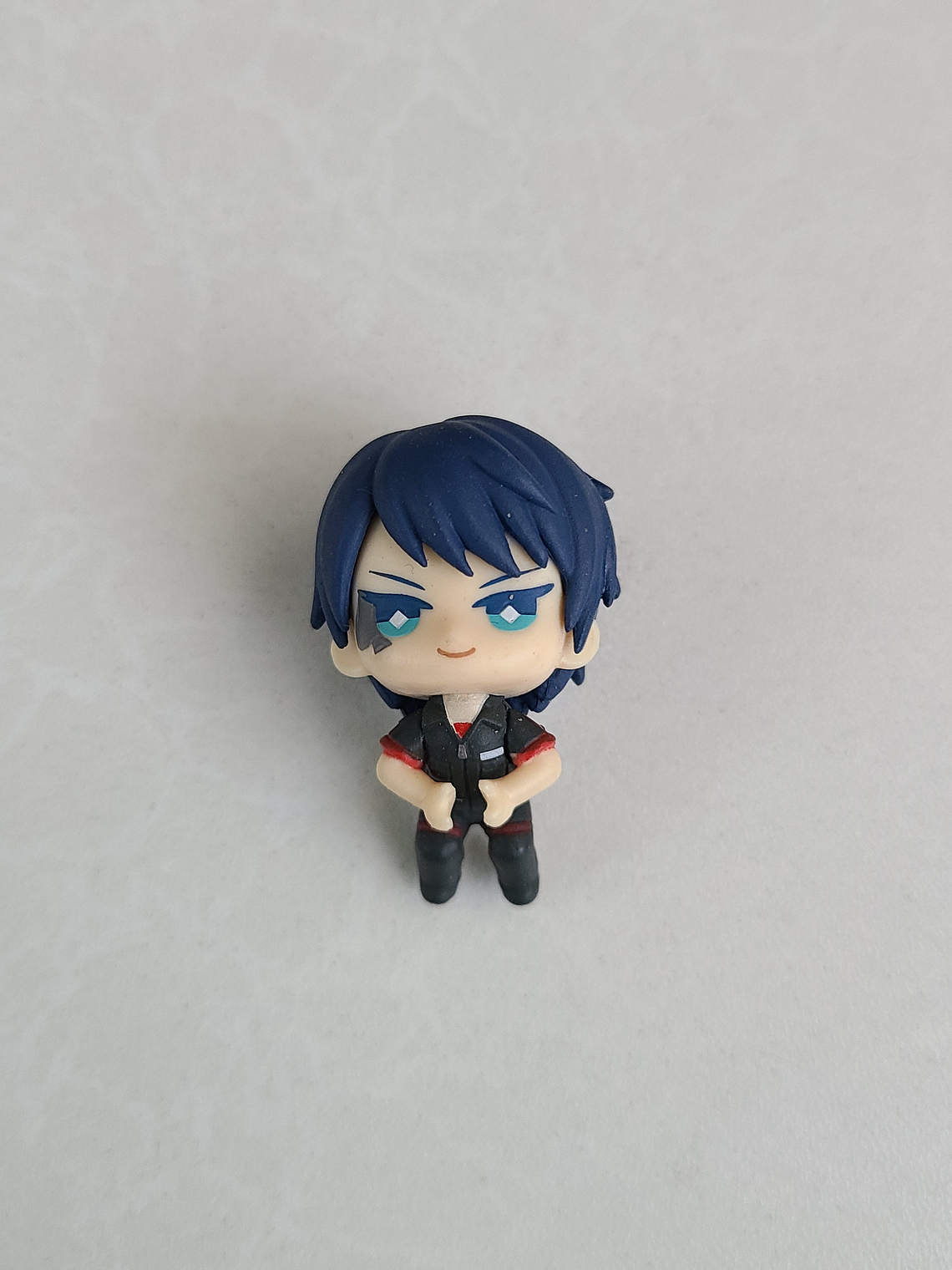 [Heartslabyul] Deuce Spade - Figurita para cables [Twisted Wonderland] 1