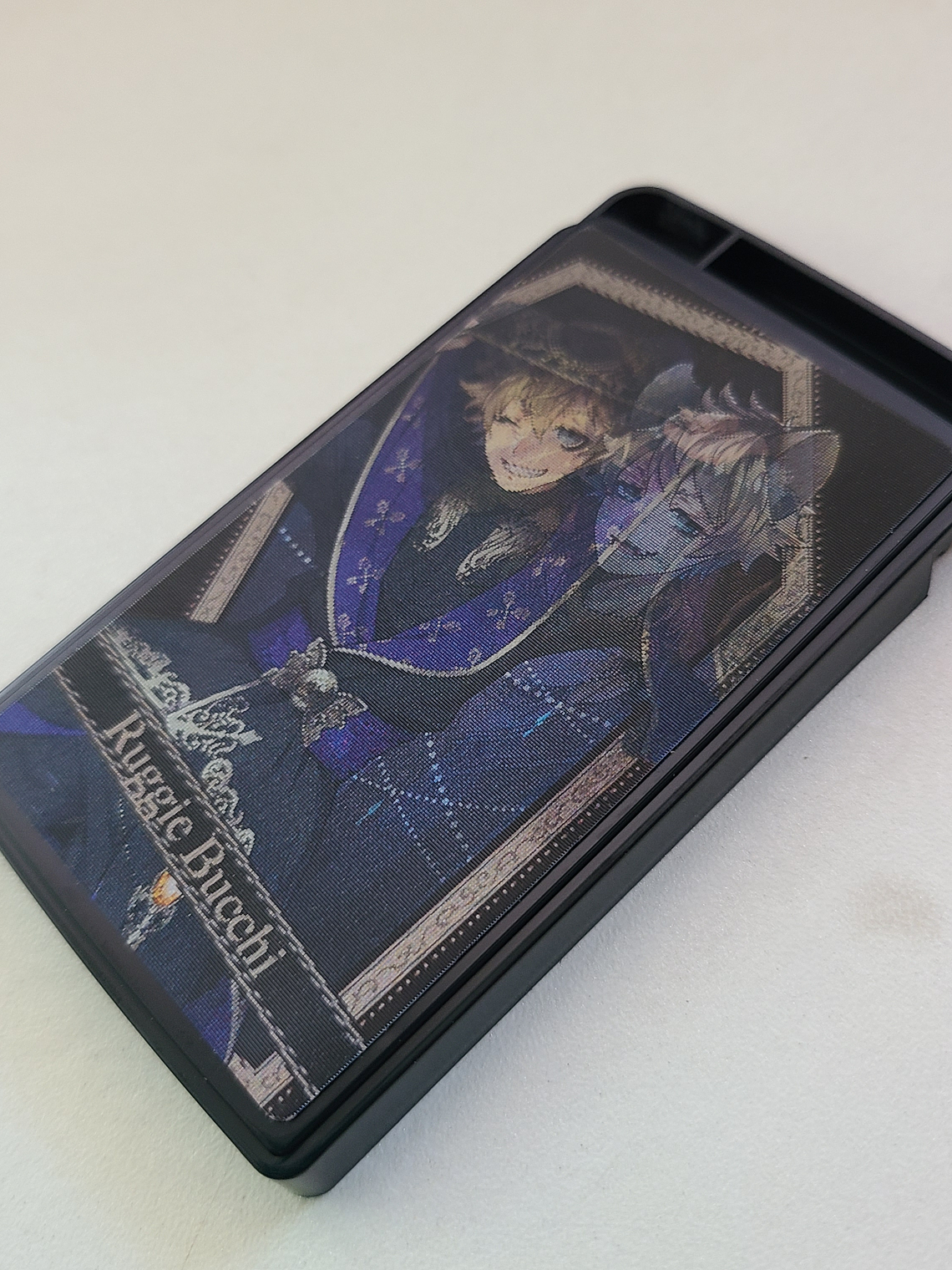 [Savanaclaw] Ruggie Bucchi - Cajita de plástico [Twisted Wonderland] 2