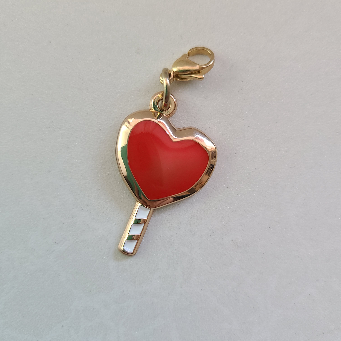 [Heartslabyul] Set de colgantes metalicos Heartslabyul [Twisted Wonderland] 2