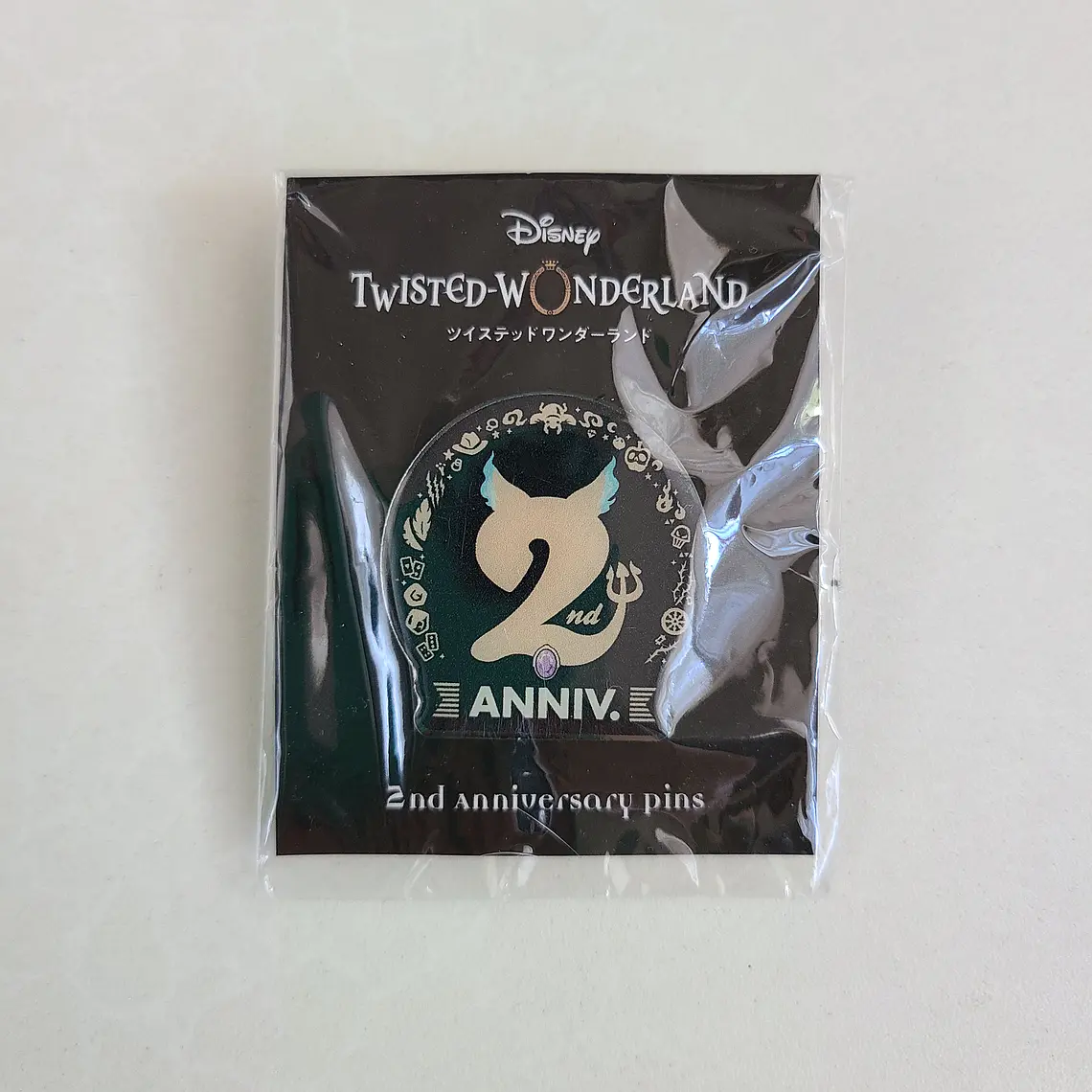 [Nightraven College] Twisted Wonderland 2nd Anniversary Pin [Twisted Wonderland] 1