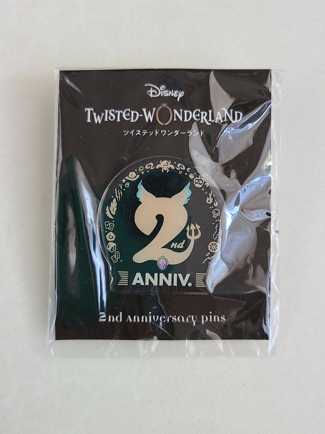 [Nightraven College] Twisted Wonderland 2nd Anniversary Pin [Twisted Wonderland] 1