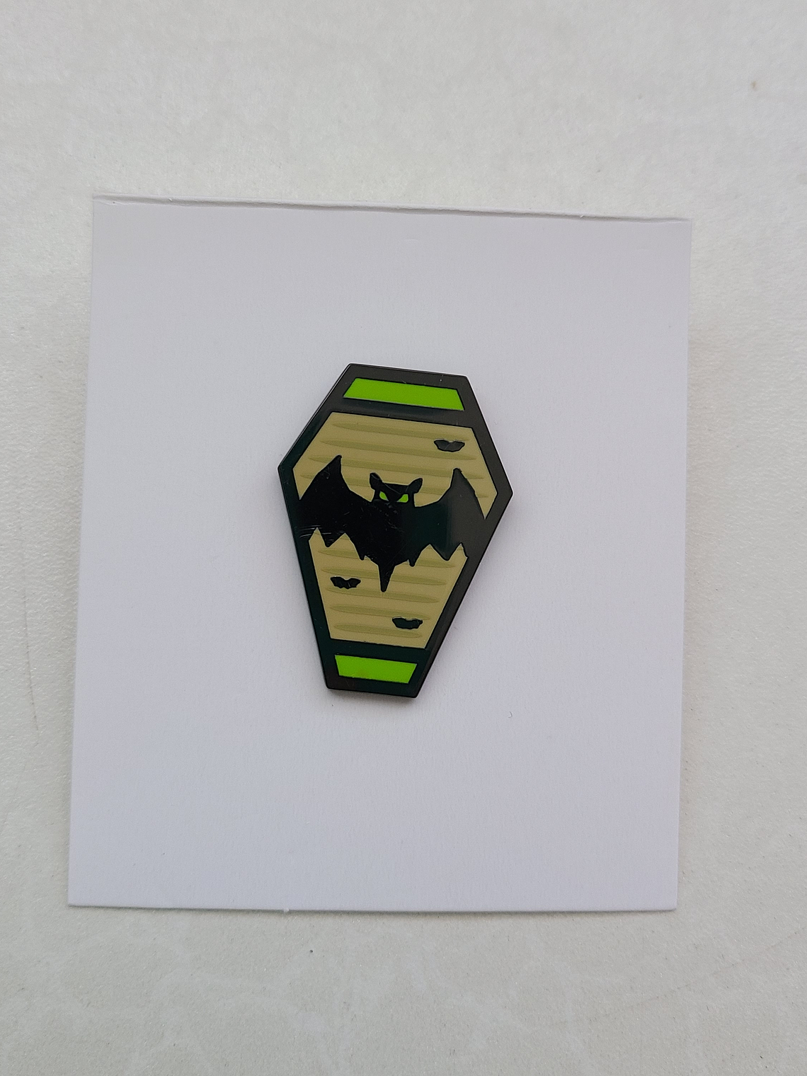 [Diasomnia] Lilia Vanrouge - Pin metálico [Twisted Wonderland] 1