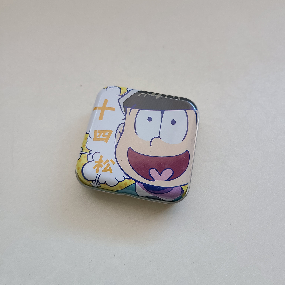 Jyushimatsu Matsuno - Cajita metálica [Osomatsu-san] 1