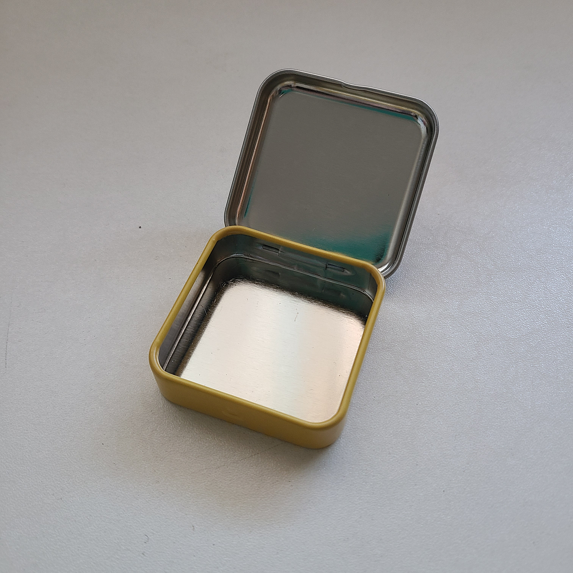 Jyushimatsu Matsuno - Cajita metálica [Osomatsu-san] 2