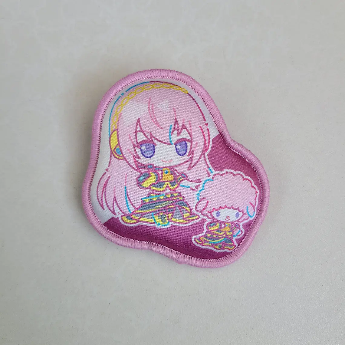 [VOCALOID] Luka Megurine - Pin SANRIO [Project Sekai] 1