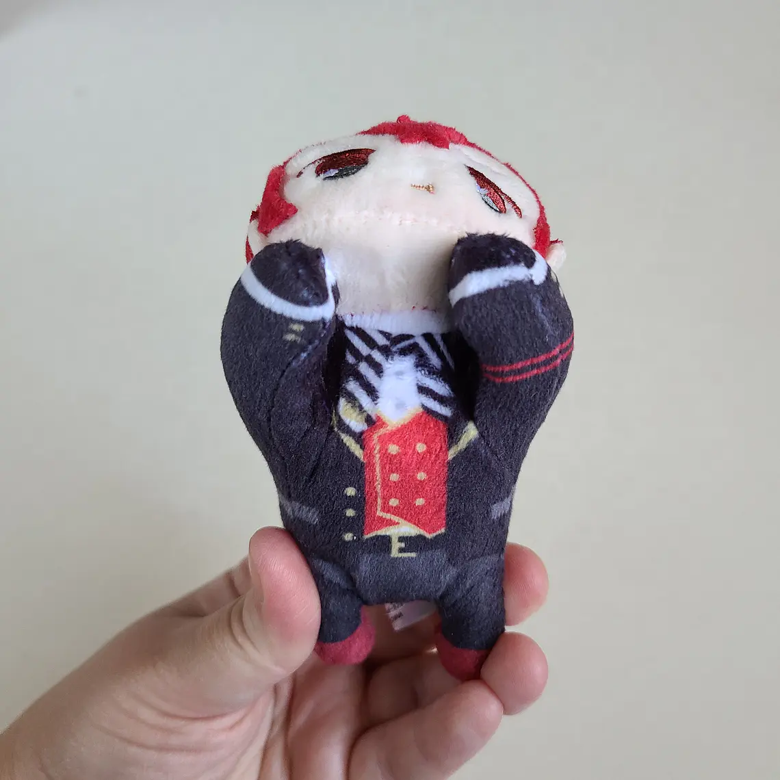 [Heartslabyul] Riddle Rosehearts - Peluche clip Hug Chara Collection [Twsited Wonderland] 2