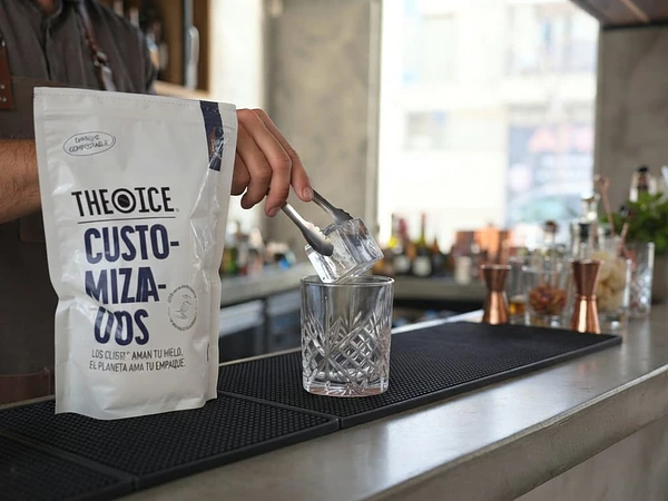 Hielo premium para bares: el ingrediente invisible que define tu barra
