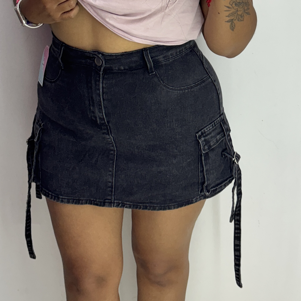 Falda cargo negro short interno 1