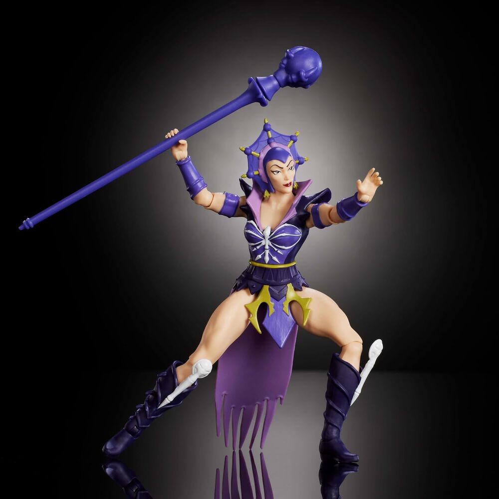 He-Man and the Masters of the Universe Evil-Lyn figure 3