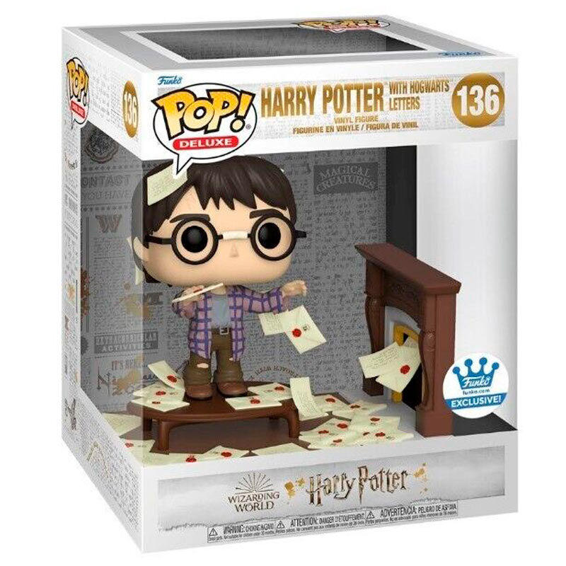 POP figure Deluxe Harry Potter Anniversary Harry Potter with Hogwarts Letters Exclusive 1