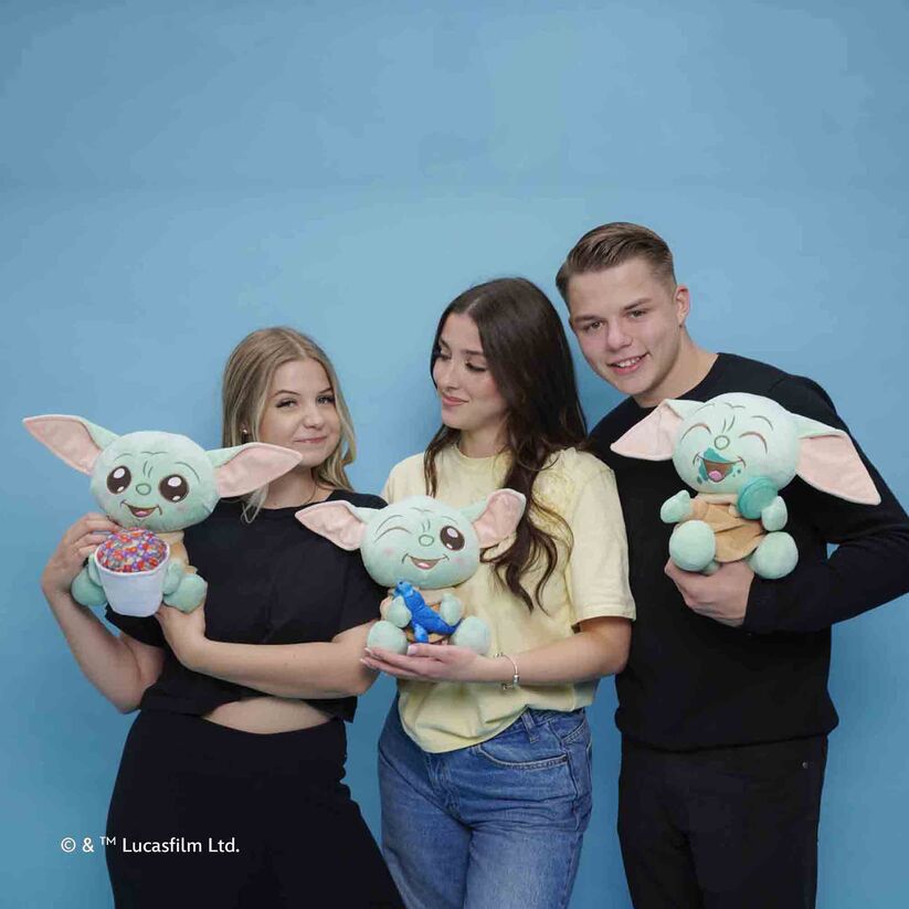 Star Wars Grogu Macaroon plush toy 25cm 3