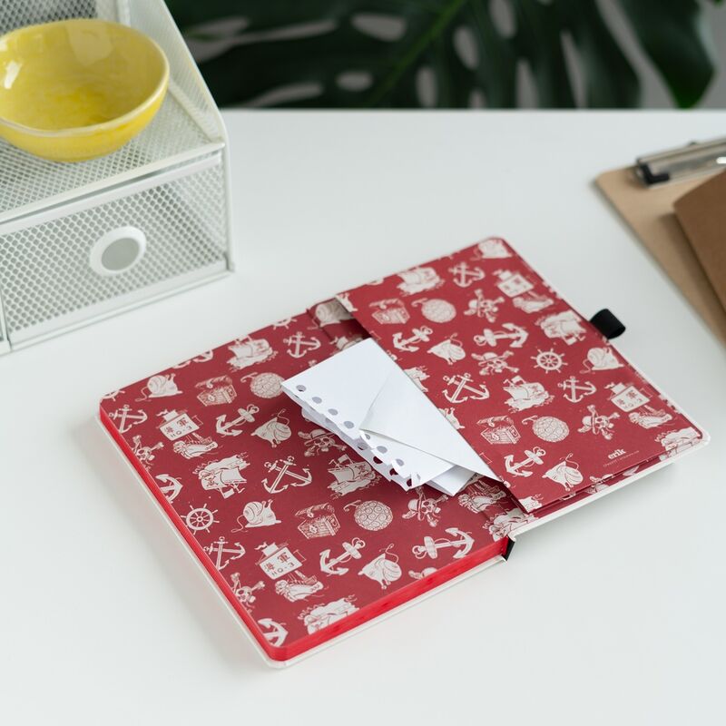 One Piece A5 premium notebook + projector pen 5