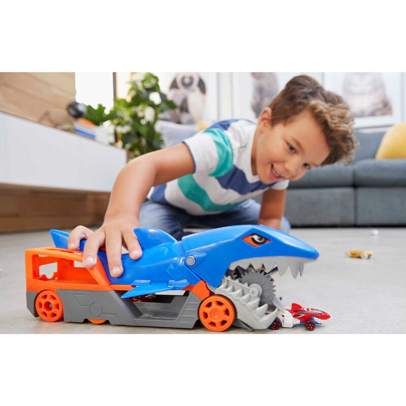 Hot Wheels Shark Chomp Transporter 3