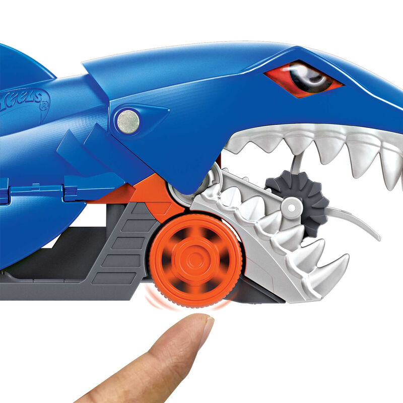 Hot Wheels Shark Chomp Transporter 5