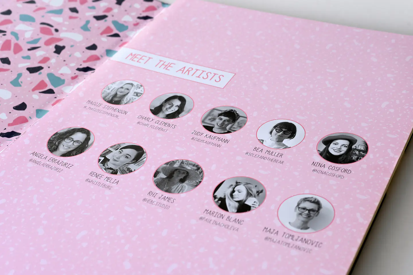 Libro para colorear Travel Size Queens of The World 3