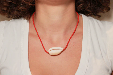 COLLAR ROJO CORTO