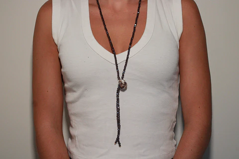 COLLAR BRILLANTE MORADO